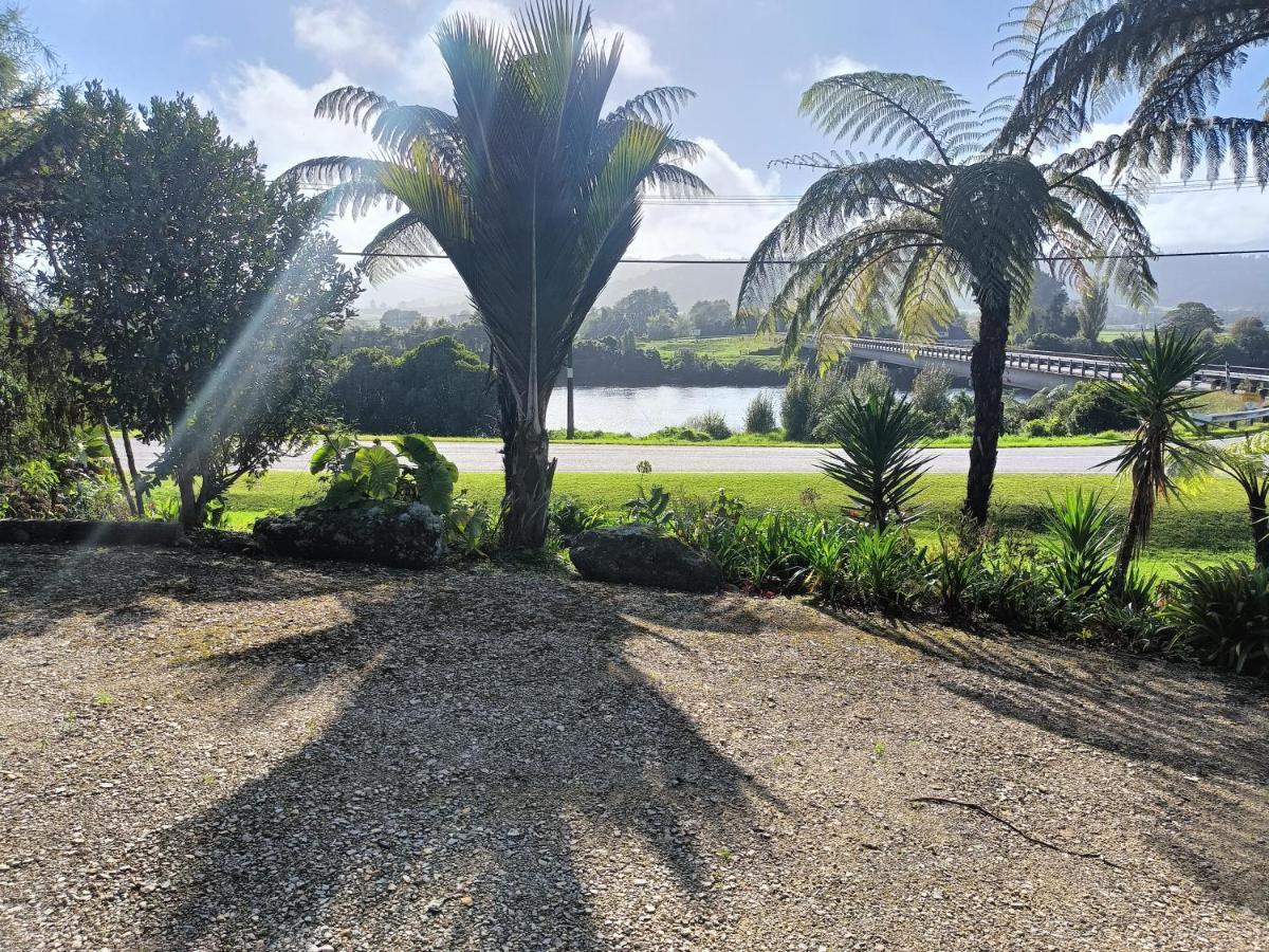 Riverstone Retreat Karamea Buitenkant foto