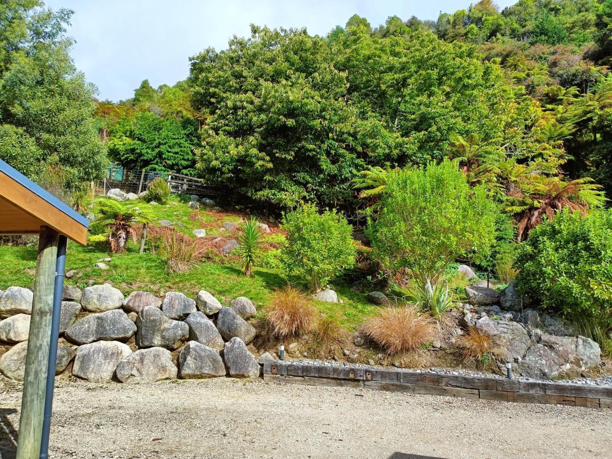 Riverstone Retreat Karamea Buitenkant foto