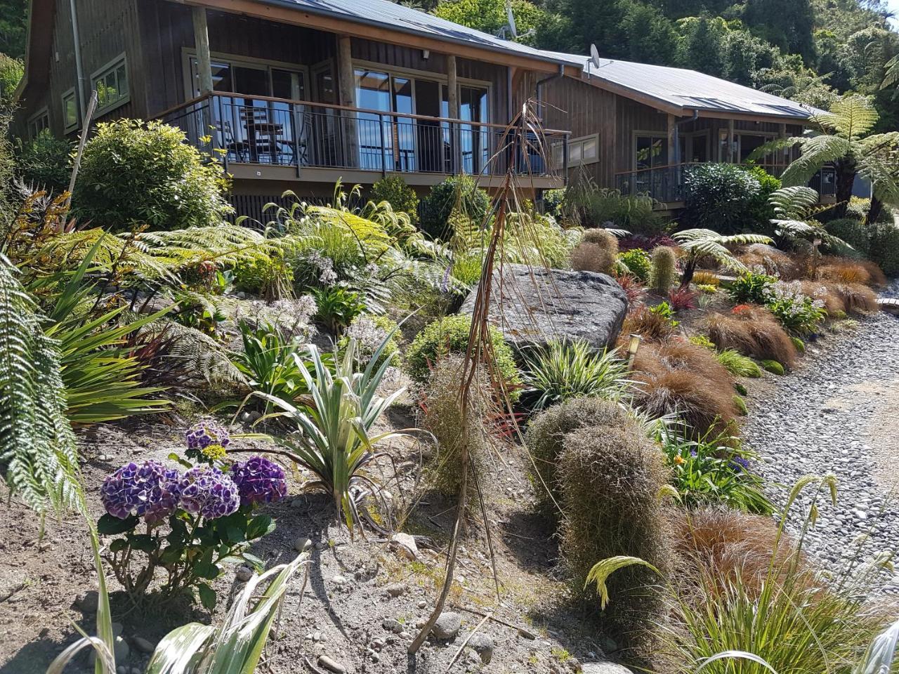 Riverstone Retreat Karamea Buitenkant foto